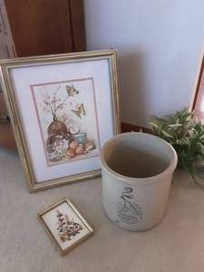lot 27 image: 2-Gallon Union Stoneware Crock & Decor