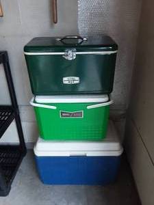 lot 82 image: 3-Coolers