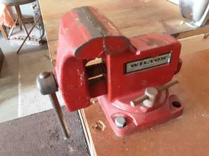 lot 100 image: Work Bench With Wilton Vice & Assorted Hardware 48x26x35