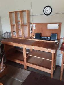 lot 101 image: Work Bench With Radio 71x27x55