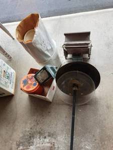 lot 105 image: Bird Feeders & Seed