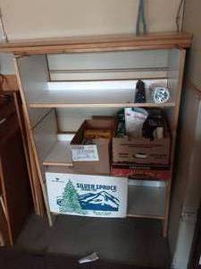 lot 110 image: Shelf With Assorted Towels & Bags