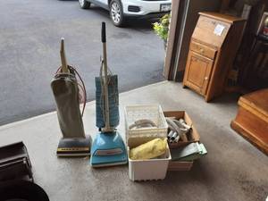 lot 115 image: Hoover & Oreck Uprights With Attachments & Hoover Portapower
