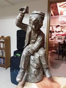 lot 128 image: Statue