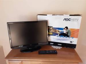 lot 143 image: AOC 19 LCD TV With Remote