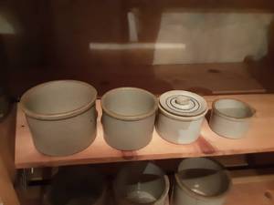 lot 172 image: Assorted Small Crocks