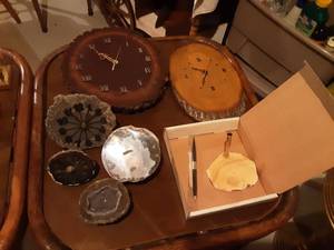lot 180 image: Agate Clocks, Live Bark Wood Clocks, Geodes