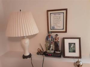 lot 136 image: Lamp, Clock Radio, Pictures, Decor