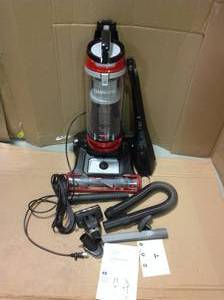 lot 11 image: BISSELL CleanView Deluxe Vacuum with OnePass Technology SEE PICS