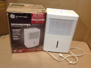 lot 93 image: GE 20 Pint Dehumidifier for Damp Rooms ADEW20LY in good condition