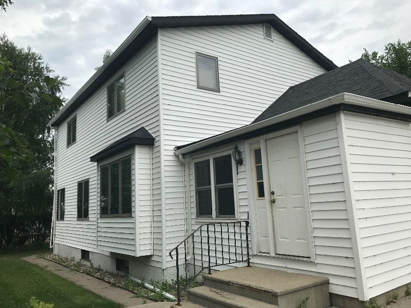 Houses to be moved (WaubunOgema MN School District) KBID