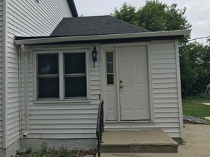 lot 1 image: 2 Story House- TO BE MOVED