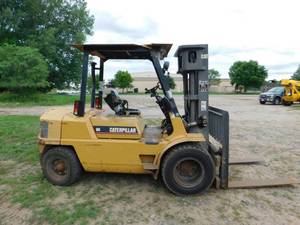lot 3 image: 1997 Cat GPL40 Forklift