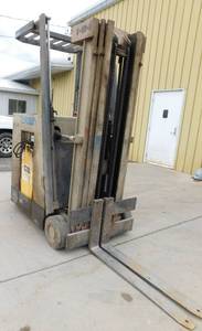 lot 7 image: Crown 30RCTT Counter Balance Forklift