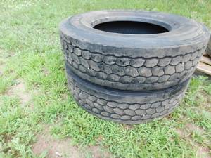 lot 14 image: Hankook 29575R22.5 Load Range G Tubless Tires