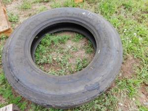 lot 15 image: 3 - Used Hankook Truck Tires