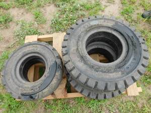 lot 18 image: Set of Forklift Tires