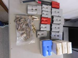 lot 27 image: SB Connectors & Pins