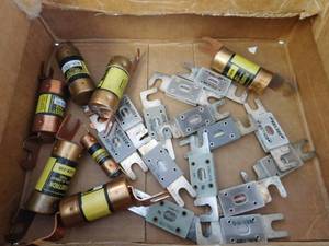 lot 34 image: Forklift Fuses and Bag of Electrical Connectors