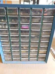 lot 47 image: 2 - Bench Top Nut & Bolt Bins
