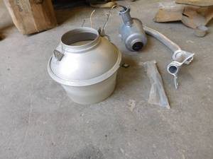lot 59 image: Mercury Vapor Yard Light