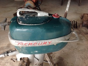 lot 5 image: Vintage Mercury Kickhaefer 5HP Boat Motor