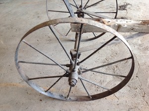 lot 7 image: Antique Horse Drawn Implement