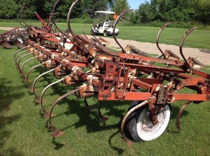 lot 13 image: 18 Field Cultivator