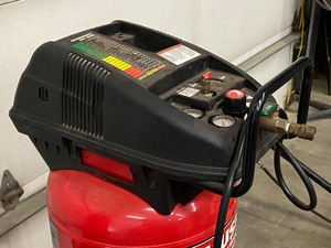 lot 39 image: Husky 32-Gallon Air Compressor