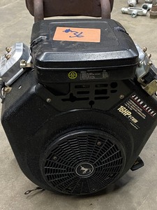 lot 36 image: John Deere 16HP Lawn Mower Engine
