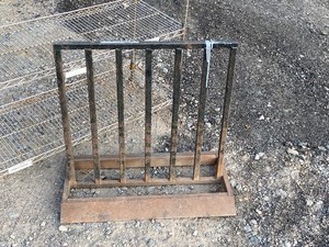 lot 14 image: Hubert Steel Rack & Steel Bike Rack