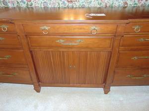 lot 6 image: Fancher Mid Century 12 -Drawer Credenza   78 x 21