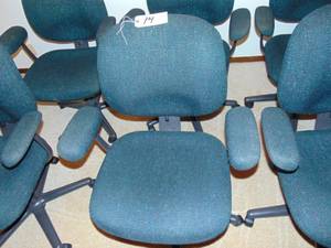 lot 14 image: Lot of 6 Herman Miller Ergon chairs