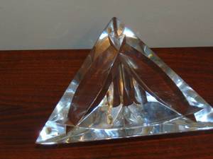 lot 30 image: Vintage Sculptural Baccarat Faceted Ashtray in Triangular Form the crystal of kings