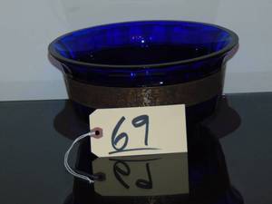 lot 69 image: Vintage Murano Moser style deep blue faceted glass footed bowl  with etched gilt banding depicting Roman mythological figures