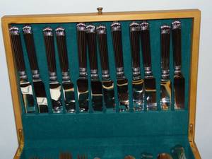 lot 77 image: Wallace Chardonnay flatware set includes service for 16 with Wood Case Stainless silverware