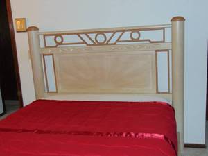 lot 97 image: Henredon Queen size bed Frame and mattress included