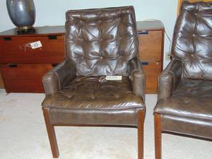 lot 122 image: 2 pull up leather chairs button tufting oiled walnut legs