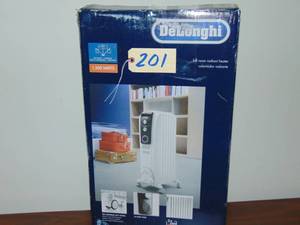 lot 201 image: De Longhi  electric heater 1500 watts in very good condition