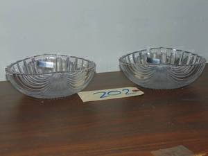 lot 202 image: 2 glass bowls Villeroy and Bosch 7 x 2.5 each