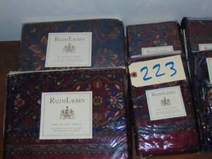 lot 223 image: Assorted Ralph Lauren, The Estate Queen sheets and pillow cases New