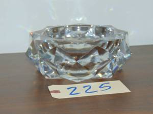 lot 225 image: Baccarat Crystal Palais Du Louvre 1951 Ashtray Louvre Collection
