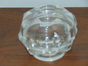 lot 229 image: Vintage Bacarrat French Crystal  bowl with lid 3 diameter