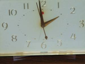 lot 230 image: GE 1950s electric clock