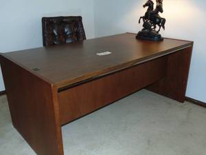lot 234 image: Kimball desk 35 x 66