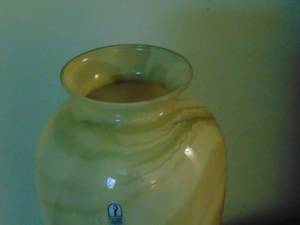 lot 261 image: Pilgrim glass vase, beige, Renaissance Empire handmade in USA, new in box, from Corning Museum 13 x 17