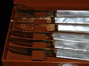 lot 294 image: Supreme cutlery - fruit knives - mother of pearl handles