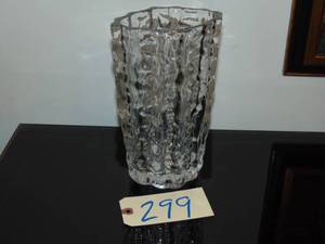 lot 299 image: Vintage Fostoria Glass vase elegantly reflective 10 Tall