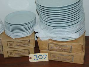 lot 307 image: 112 Pieces  DinnerwareChina Areia by Vista Alegre made in Portugal in orginal boxes Mint Condition