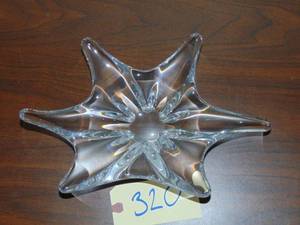 lot 320 image: Baccarat French Crystal  6 point, free form, star fish shaped bowl